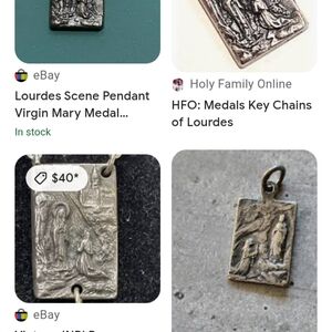 Elegant Green and Gold Beaded Necklace with Translucent Design